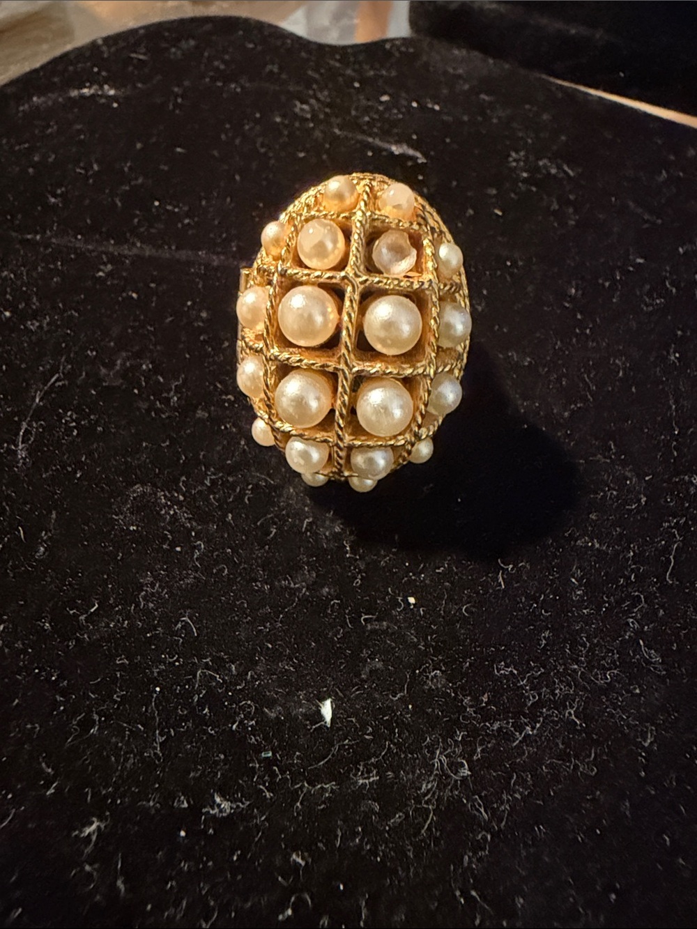 Avon Gold-Tone Pearl poison Statement Ring
